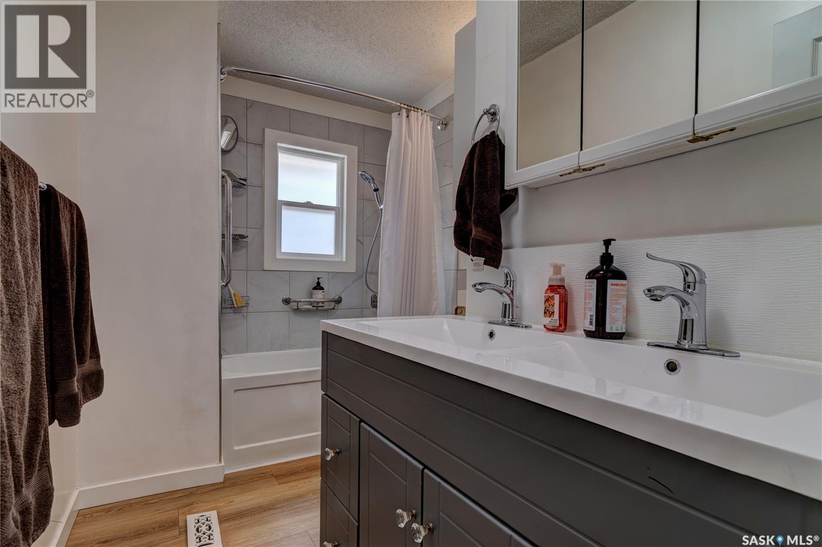 99 Coldwell Road, Regina, Saskatchewan  S4R 4K4 - Photo 15 - SK047467