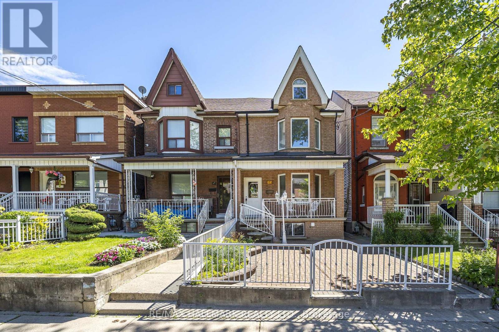 47 MONTROSE AVENUE, Toronto, Ontario