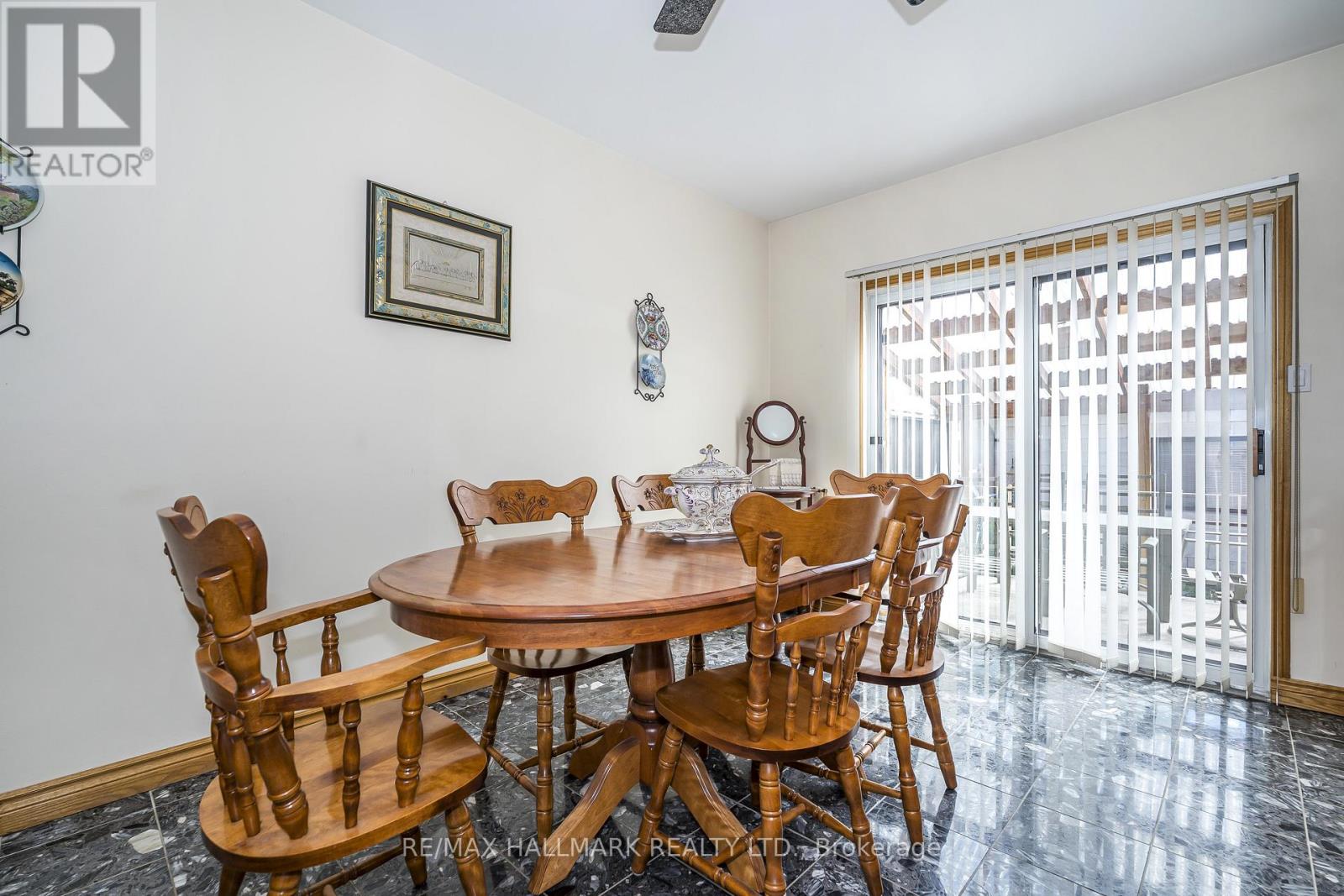47 Montrose Avenue, Toronto, Ontario  M6J 2T6 - Photo 10 - C13743776