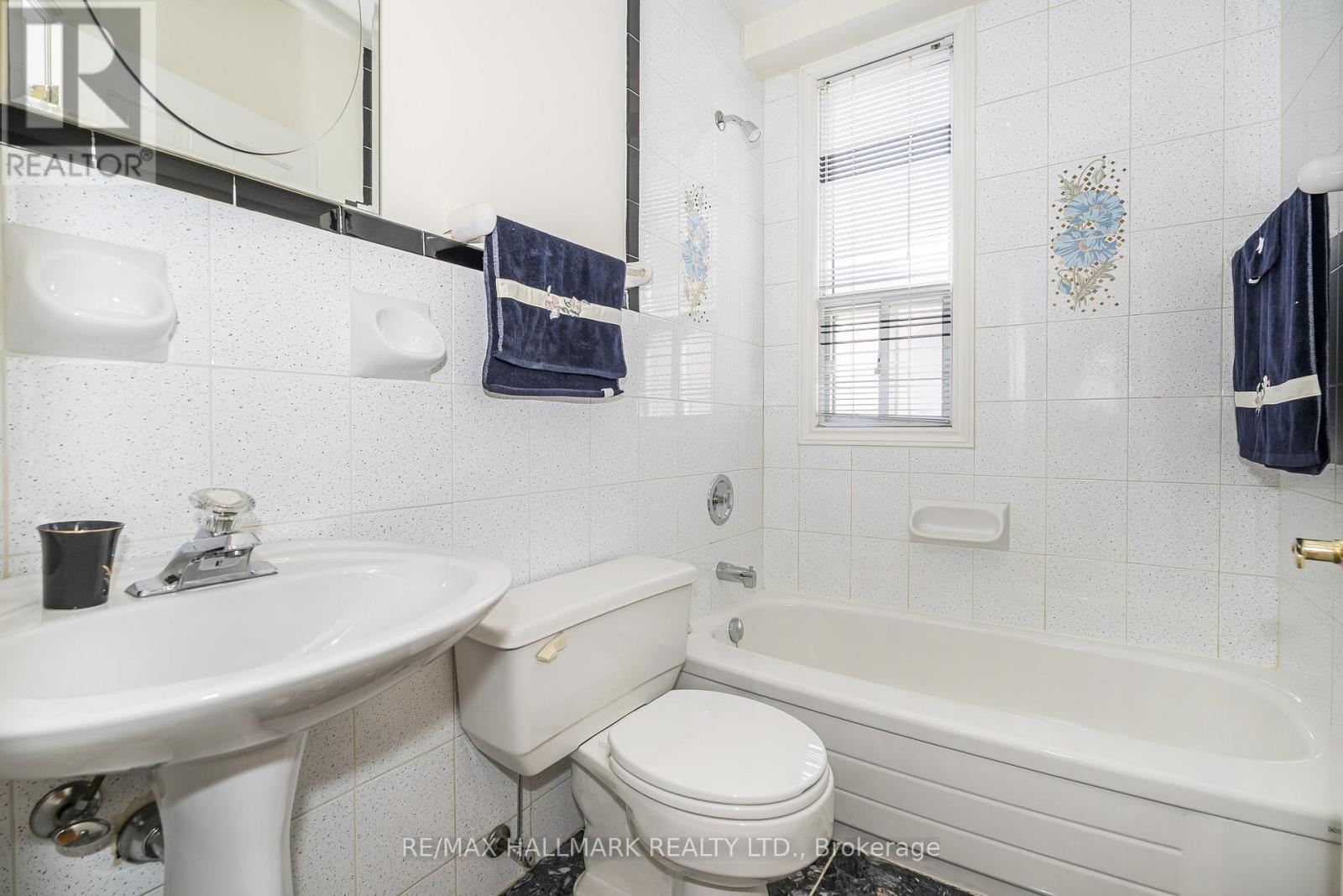 47 Montrose Avenue, Toronto, Ontario  M6J 2T6 - Photo 20 - C13743776