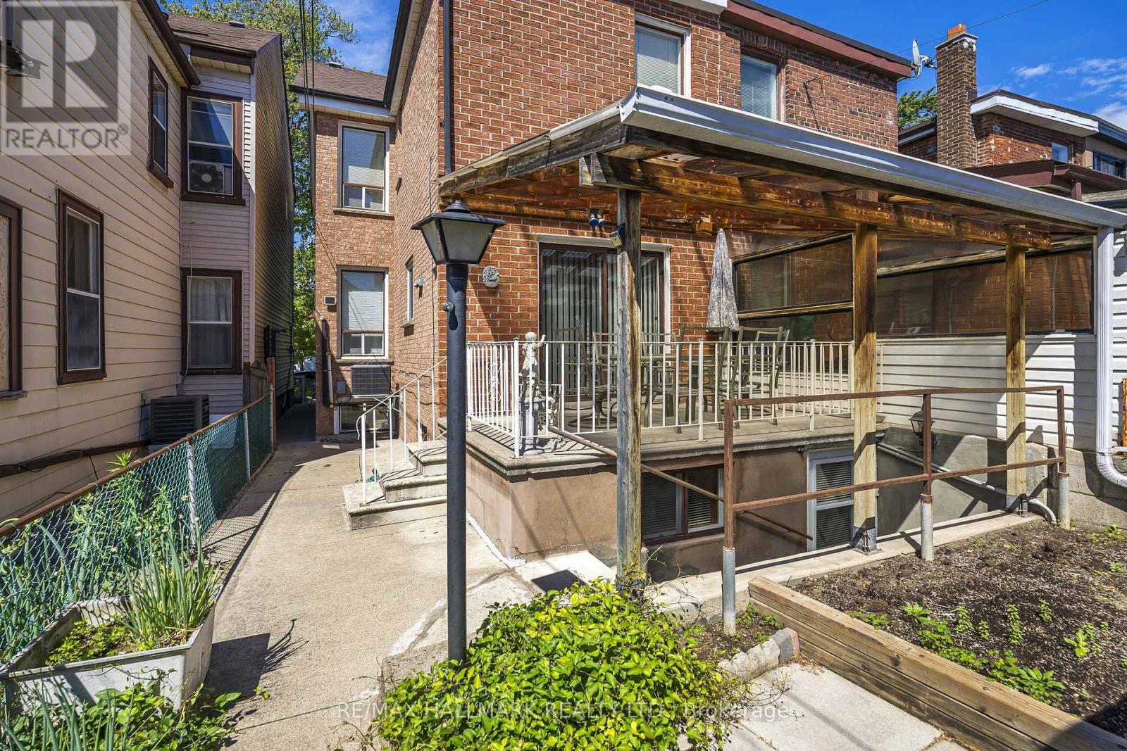 47 Montrose Avenue, Toronto, Ontario  M6J 2T6 - Photo 34 - C13743776