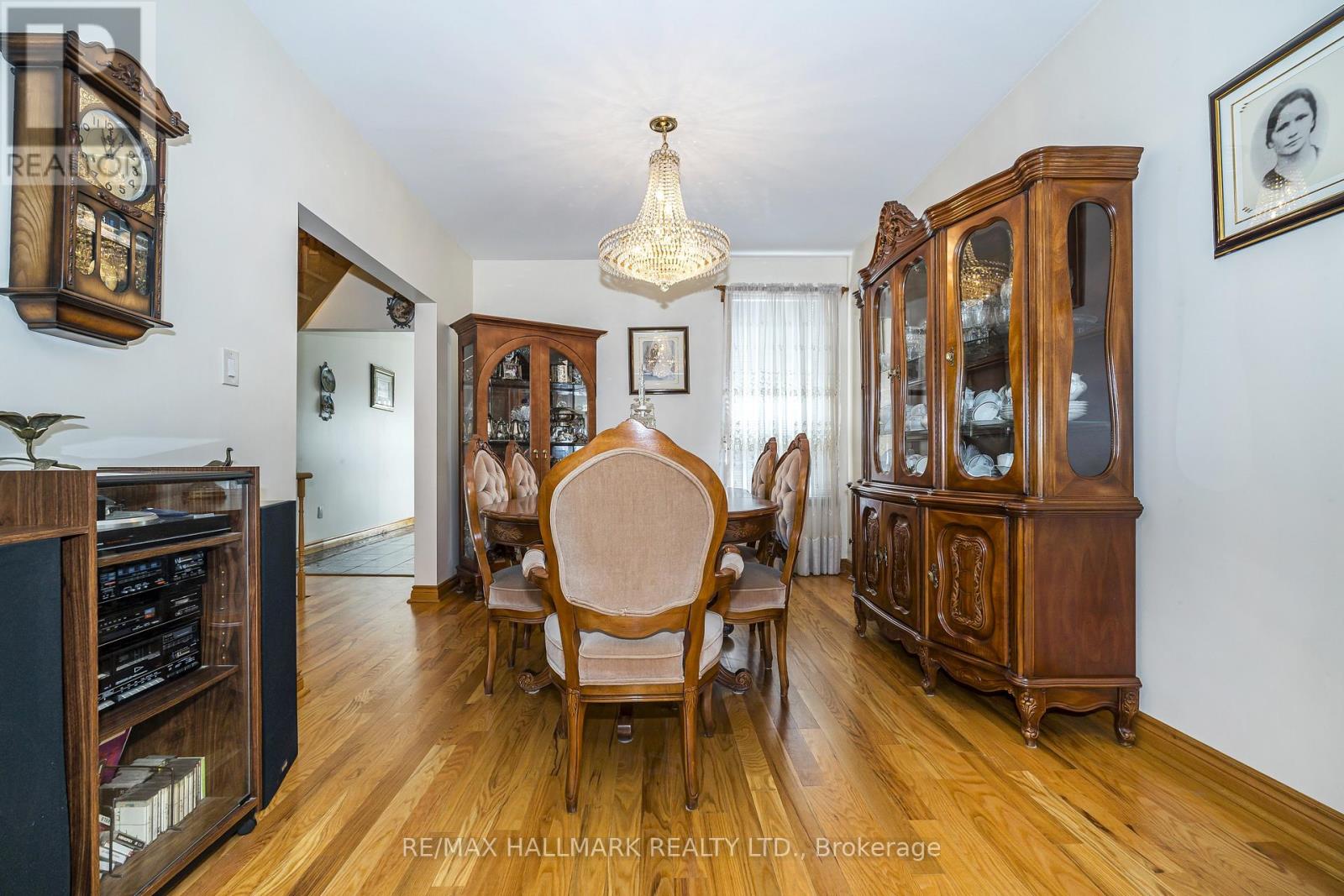 47 Montrose Avenue, Toronto, Ontario  M6J 2T6 - Photo 7 - C13743776