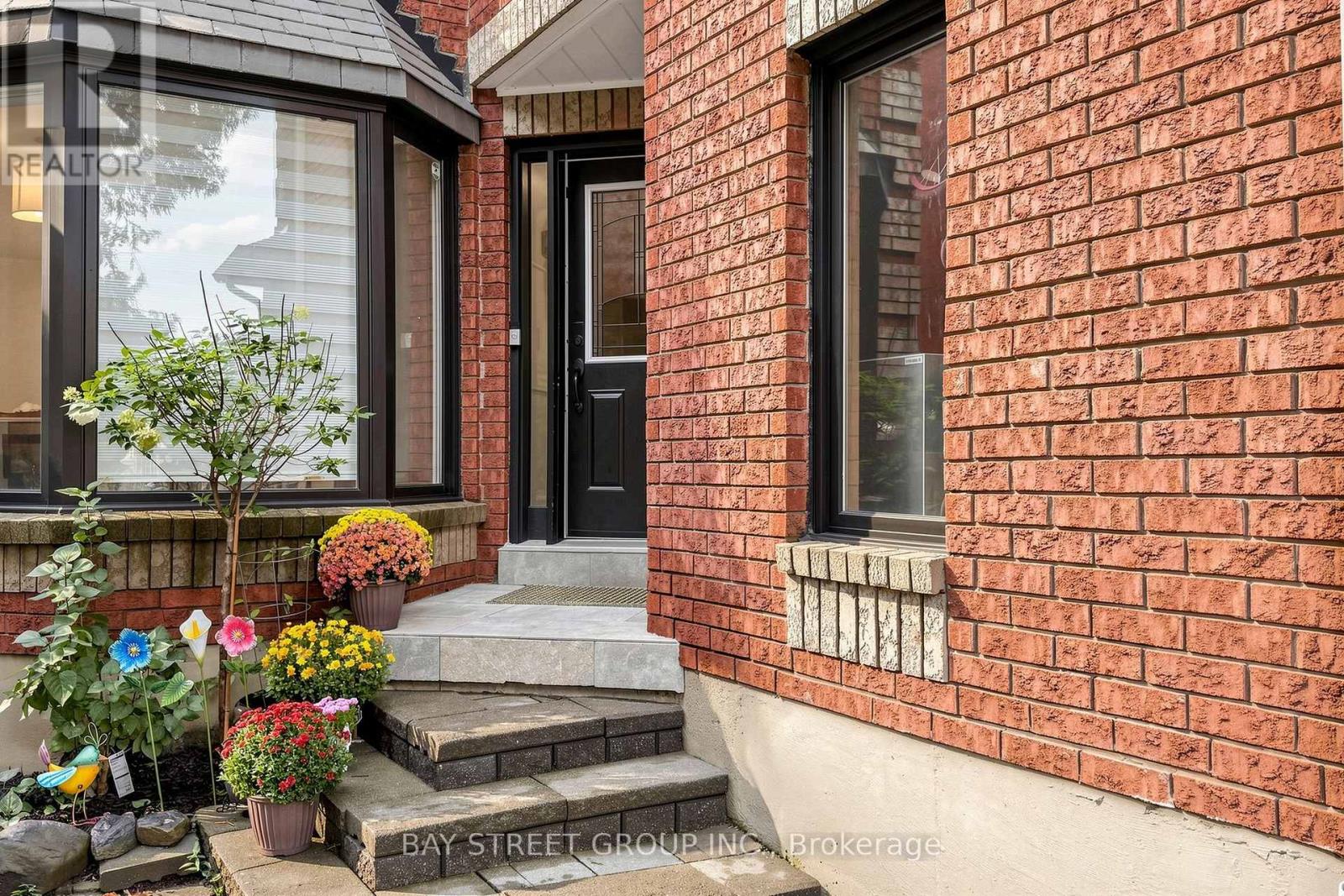 2334 Wildwood Crescent, Pickering, Ontario  L1X 2N1 - Photo 3 - E13743772