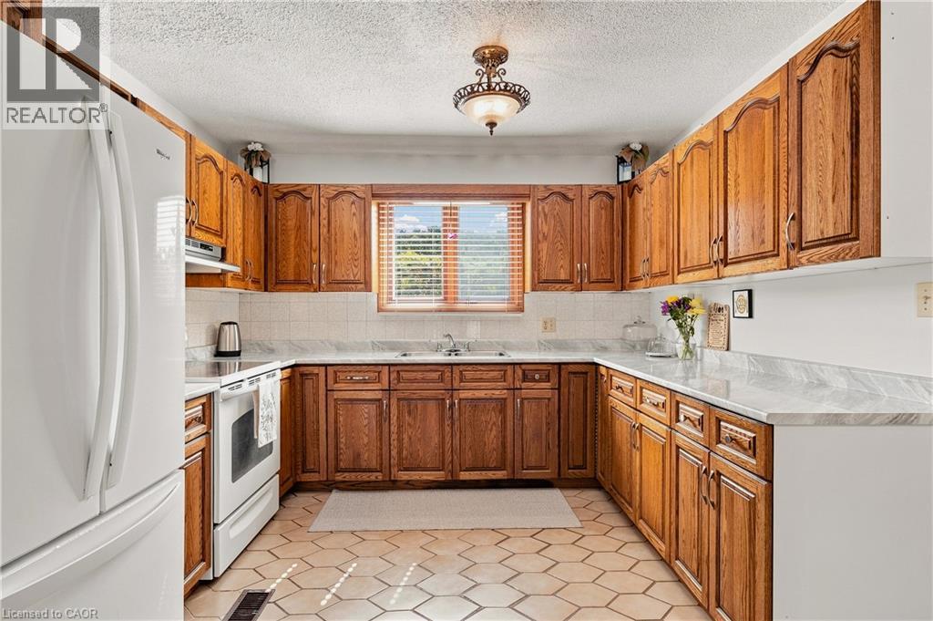 590 Albert Avenue N, Listowel, Ontario  N4W 1V5 - Photo 17 - 40859265