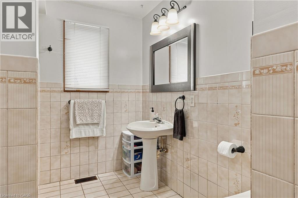 590 Albert Avenue N, Listowel, Ontario  N4W 1V5 - Photo 30 - 40859265