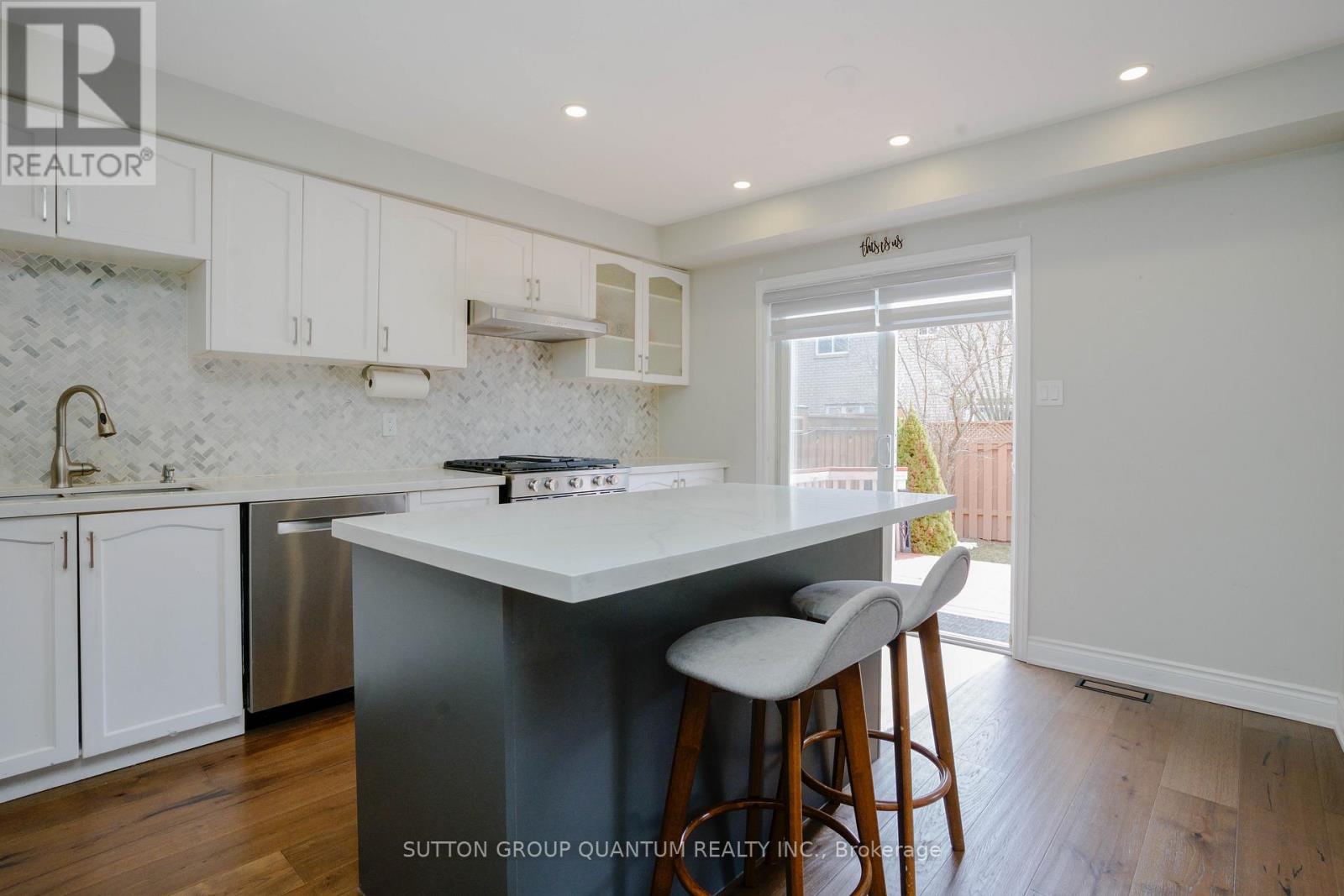 2324 Stillmeadow Road, Oakville, Ontario  L6M 4C8 - Photo 5 - W13743750