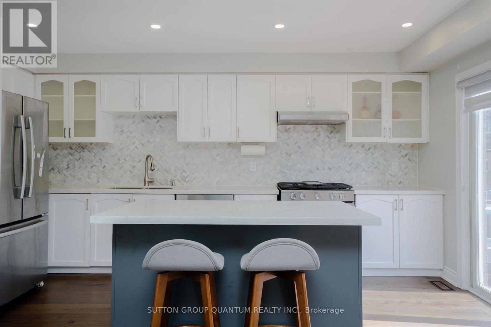 2324 Stillmeadow Road, Oakville, Ontario  L6M 4C8 - Photo 6 - W13743750