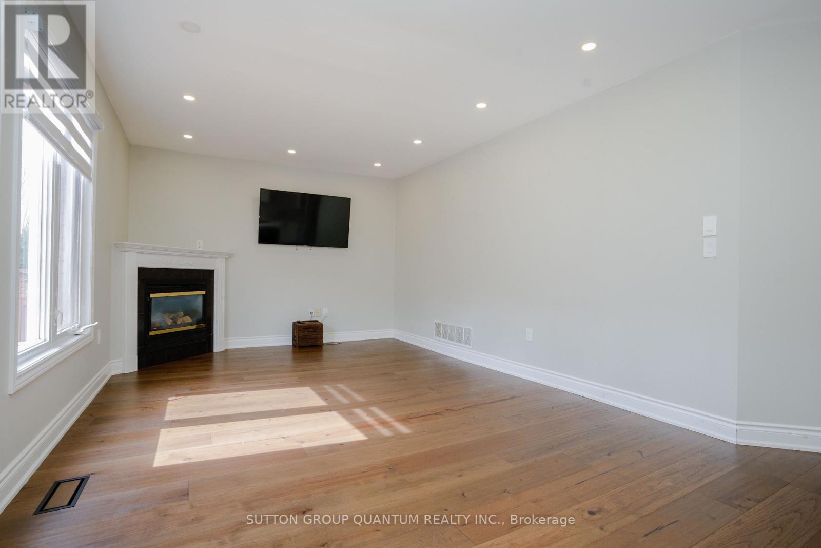 2324 Stillmeadow Road, Oakville, Ontario  L6M 4C8 - Photo 8 - W13743750