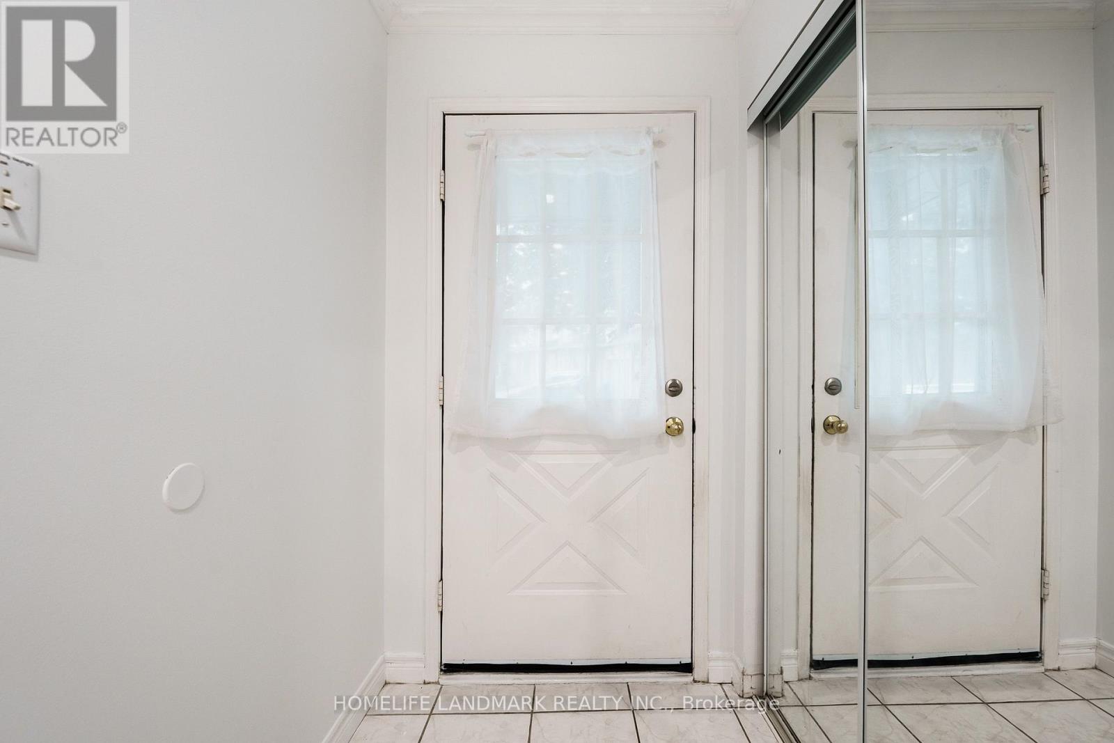 103 - 2945 Thomas Street, Mississauga, Ontario  L5M 6C1 - Photo 3 - W13743760