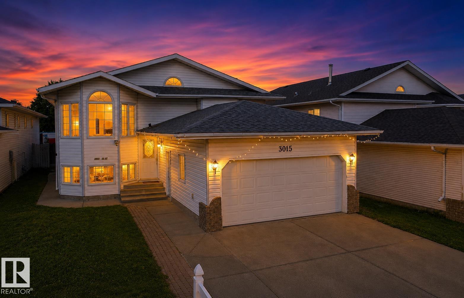 3015 37 St Nw, Edmonton, Alberta  T6L 5R1 - Photo 1 - E4507008