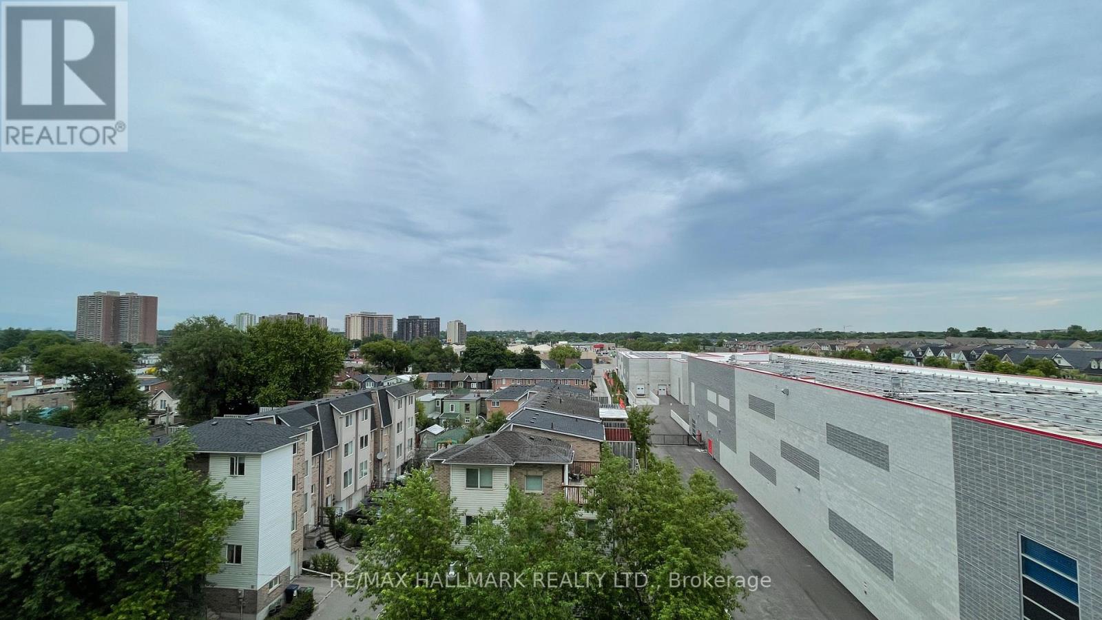 615 - 8 Trent Avenue, Toronto, Ontario  M4C 0A6 - Photo 2 - E13627980