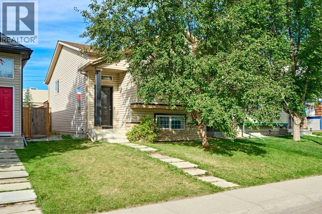 240 Covehaven Road NE, Calgary, Alberta  T3K 5W8 - Photo 1 - A2342704