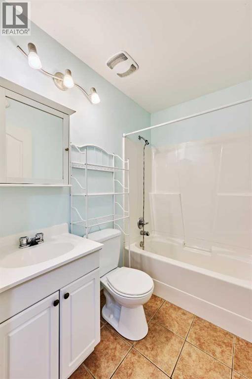 240 Covehaven Road NE, Calgary, Alberta  T3K 5W8 - Photo 31 - A2342704