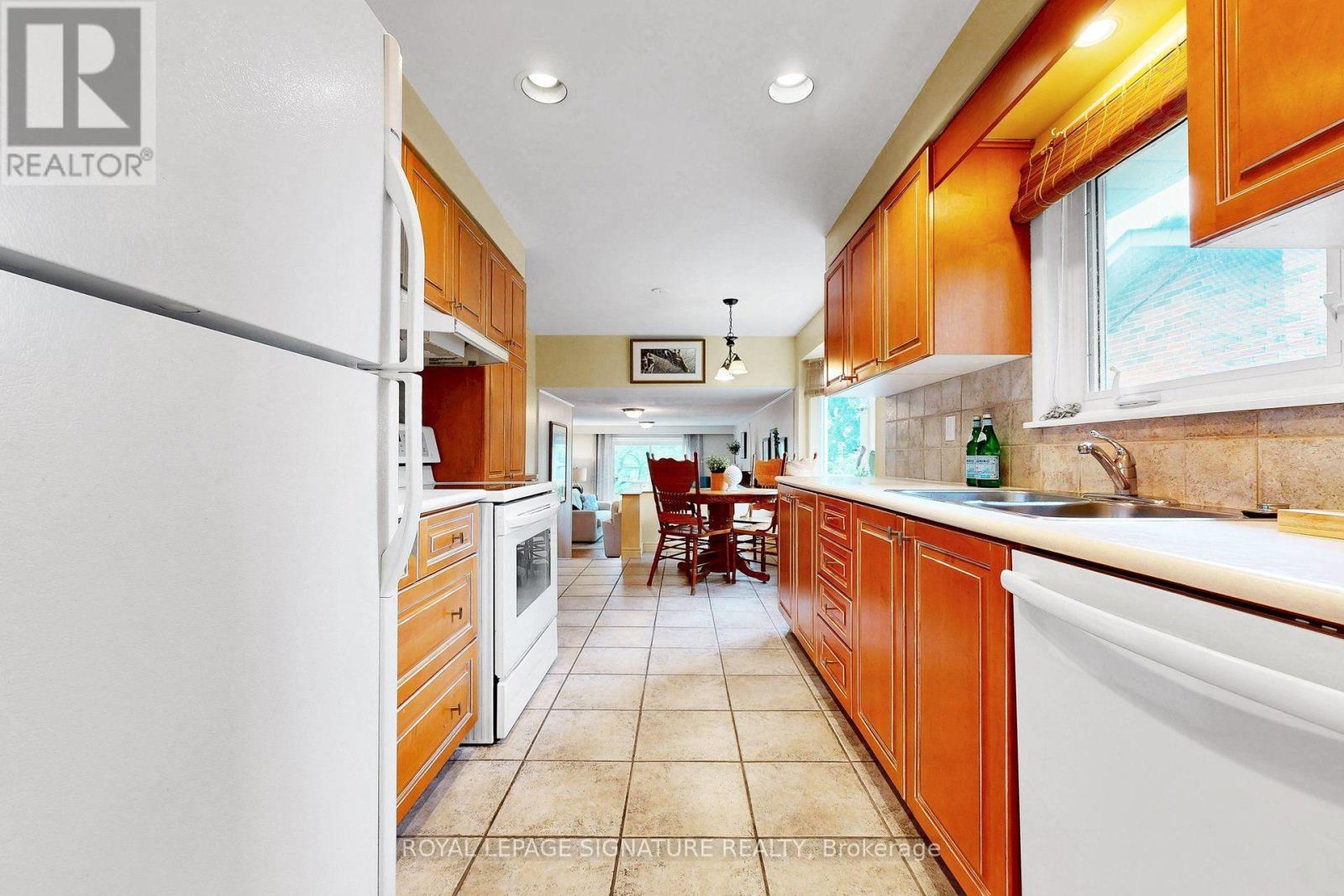 91 Holmcrest Trail, Toronto, Ontario  M1C 1V8 - Photo 13 - E13743792