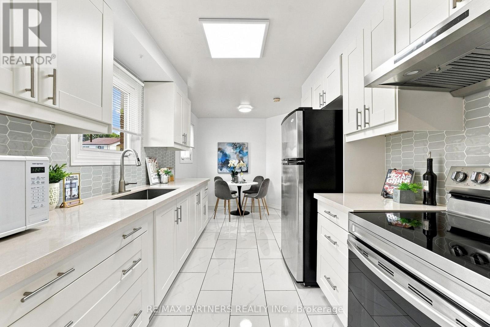 26 Blue Eagle Trail, Toronto, Ontario  M1V 1V9 - Photo 12 - E13743816