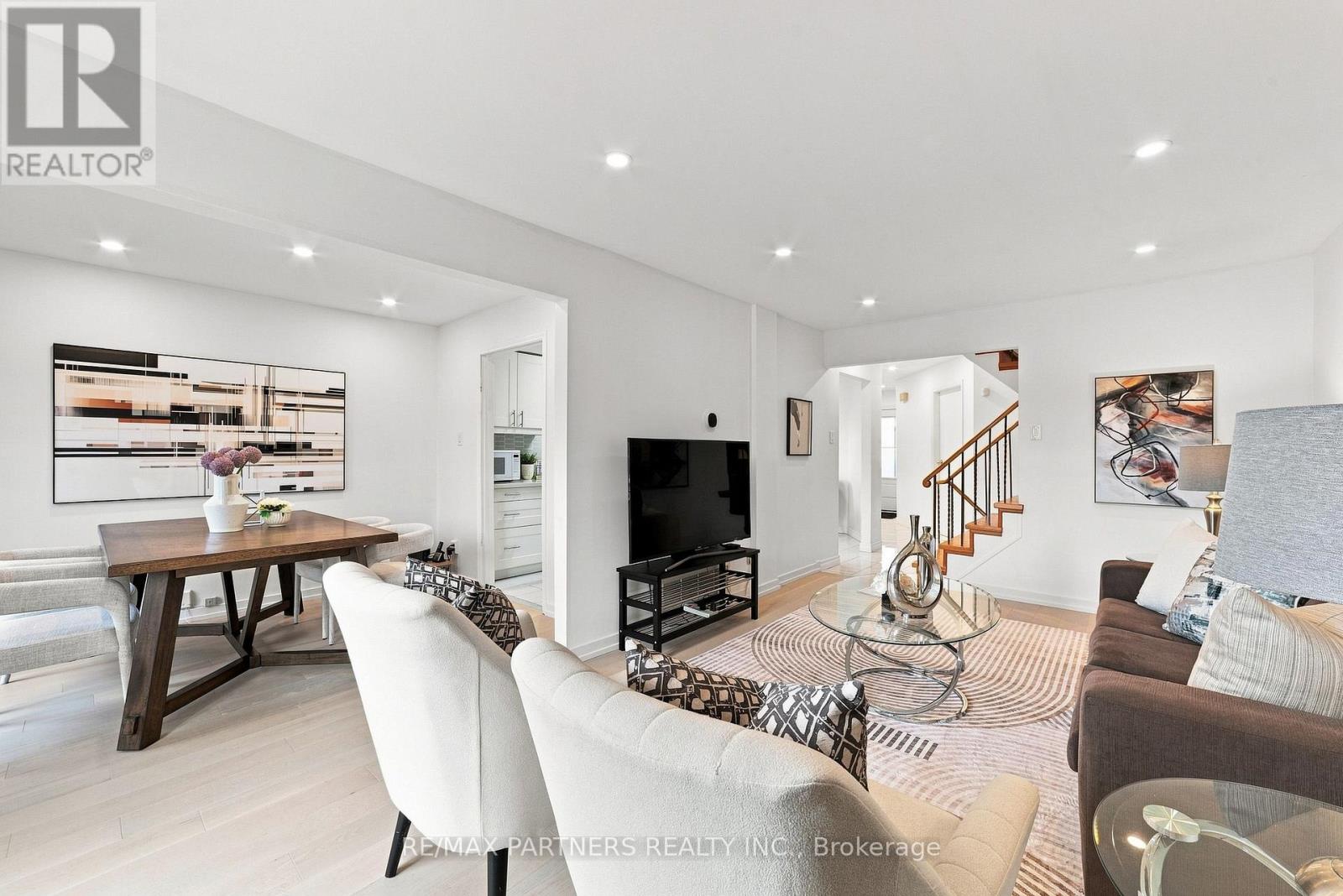 26 Blue Eagle Trail, Toronto, Ontario  M1V 1V9 - Photo 8 - E13743816