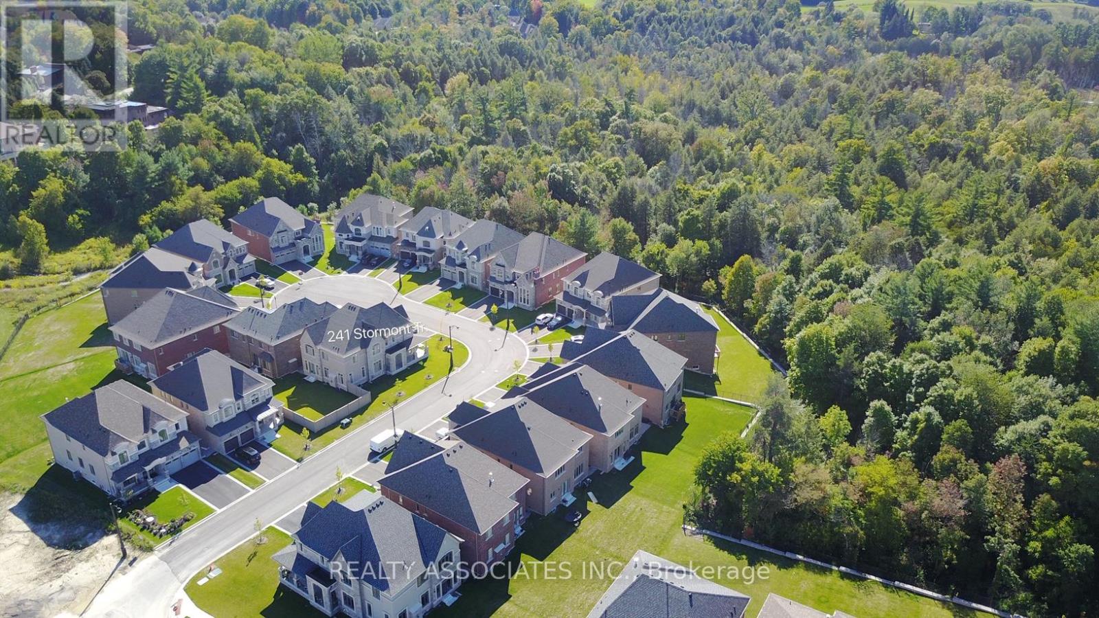 241 STORMONT TRAIL, Vaughan, Ontario