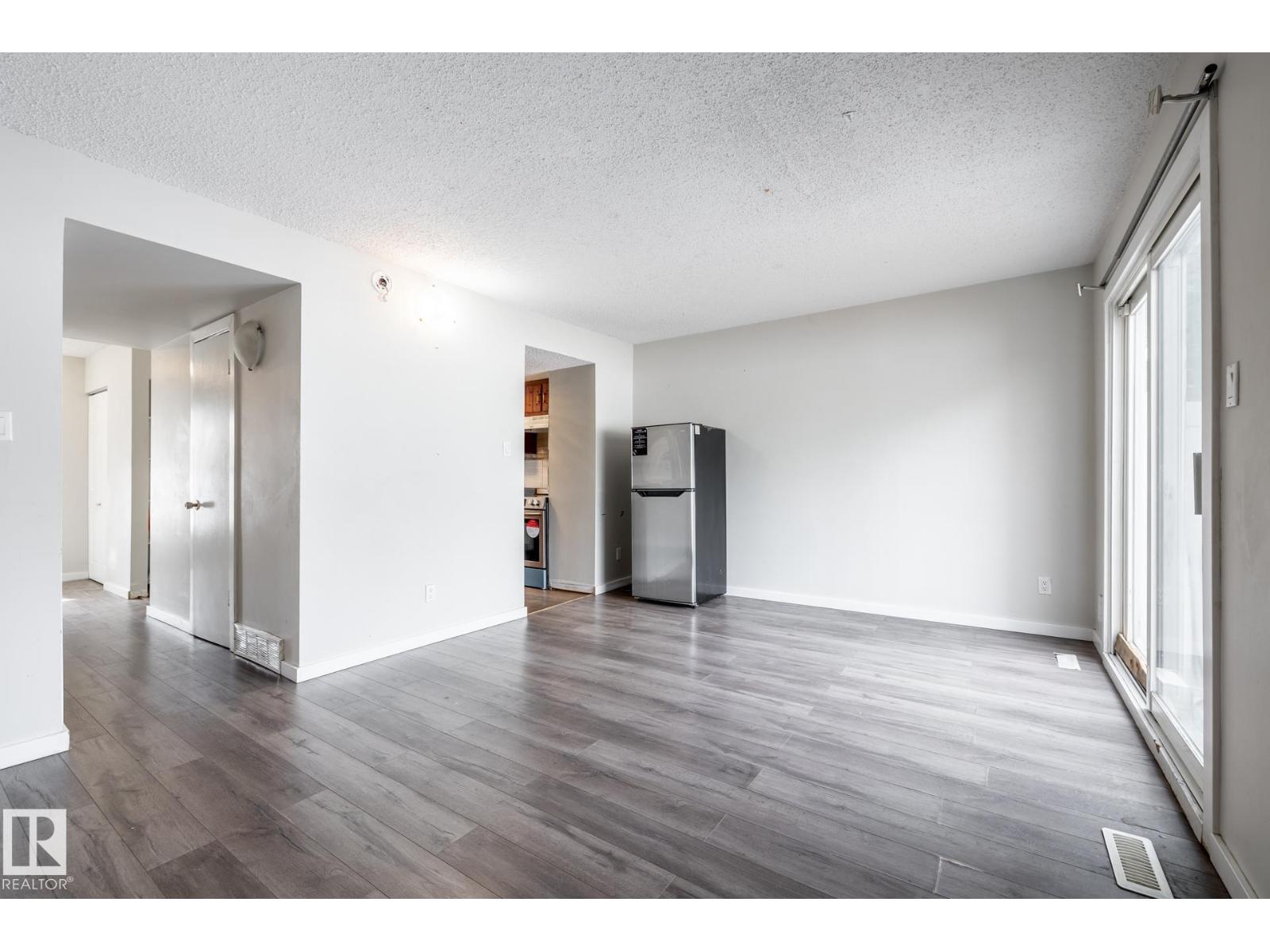 54 Lakewood Vg Nw, Edmonton, Alberta  T6K 2B3 - Photo 15 - E4507025