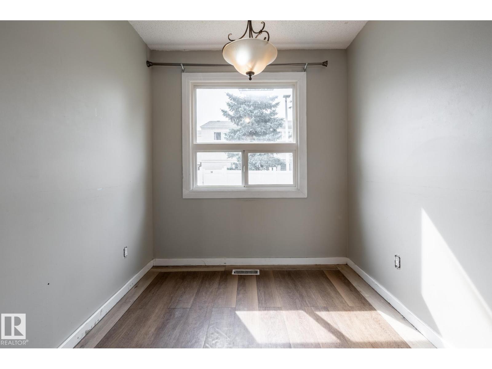 54 Lakewood Vg Nw, Edmonton, Alberta  T6K 2B3 - Photo 7 - E4507025