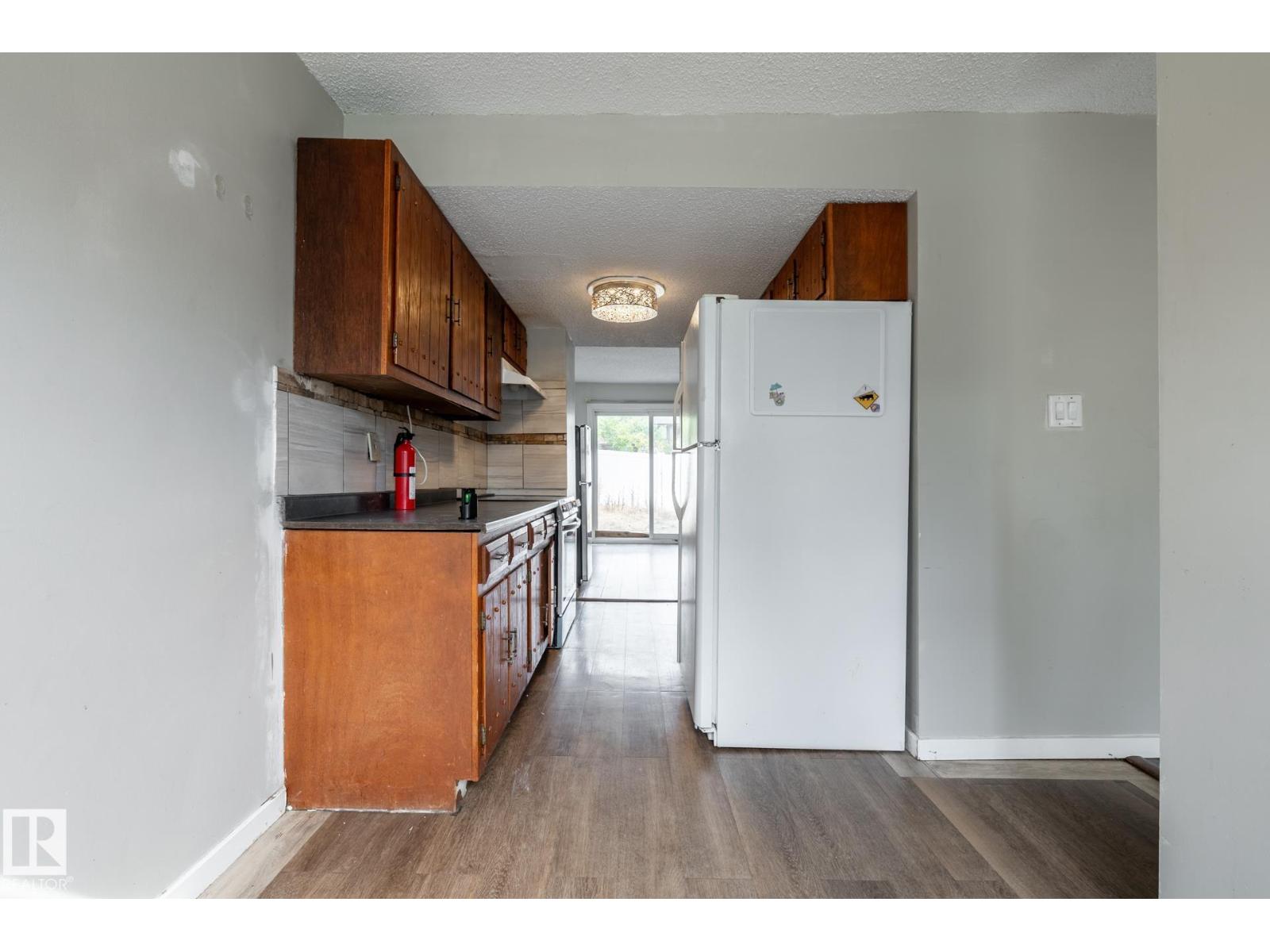 54 Lakewood Vg Nw, Edmonton, Alberta  T6K 2B3 - Photo 9 - E4507025
