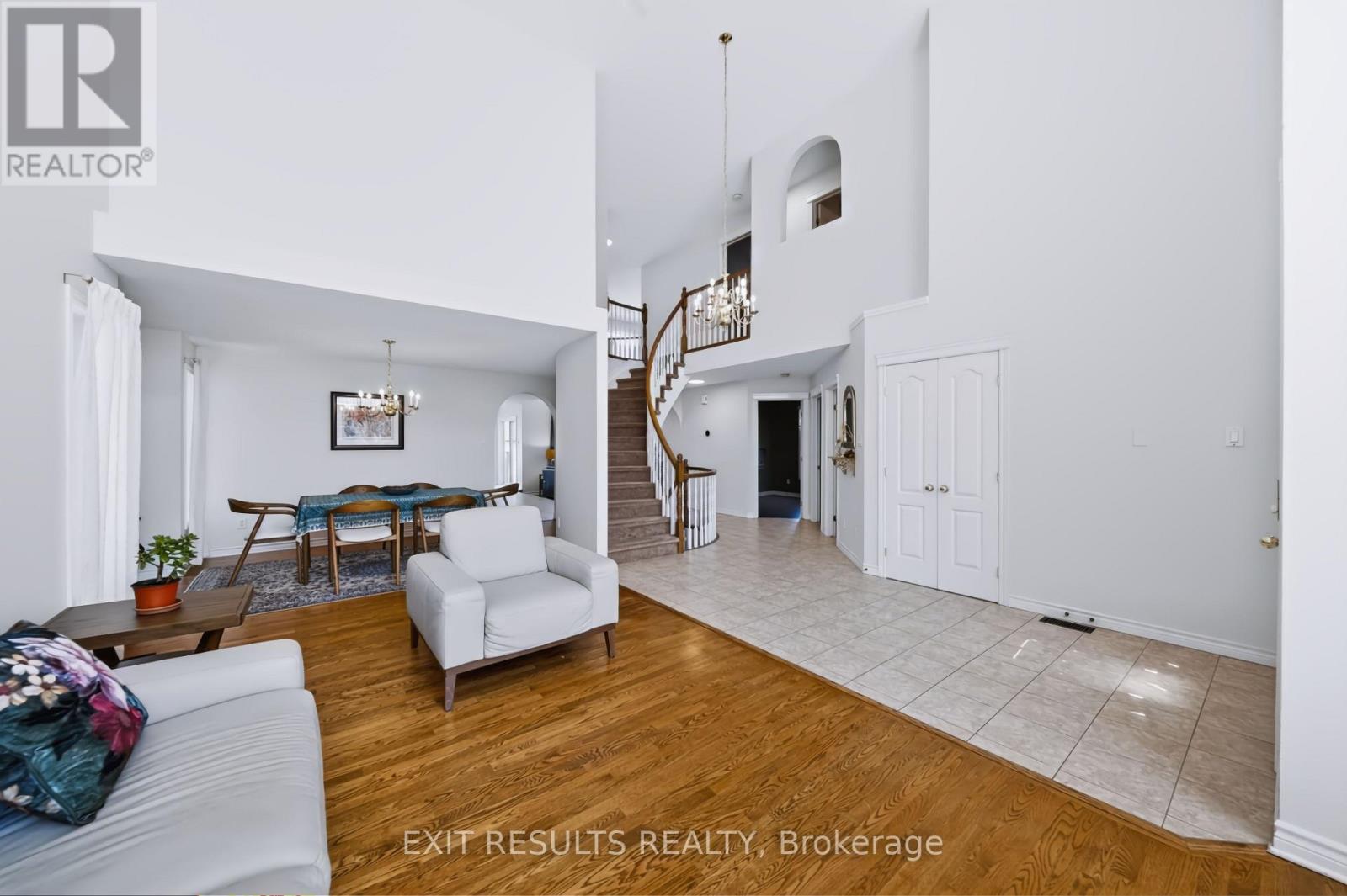5b Kemp Drive, Ottawa, Ontario  K1T 3W9 - Photo 5 - X13743770