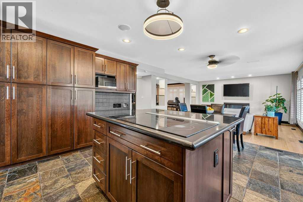 95 Woodridge Close SW, Calgary, Alberta  T2W 5M2 - Photo 14 - A2334396