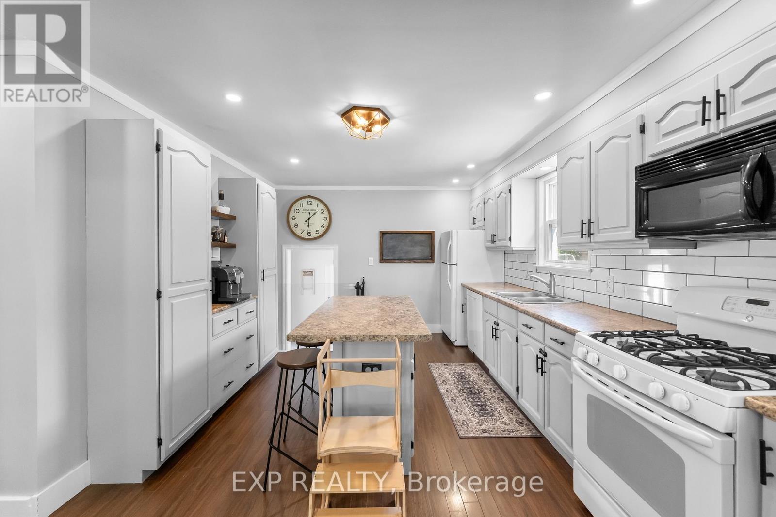 14 Mcdonald Avenue, Thorold, Ontario  L2V 3E4 - Photo 2 - X13743842
