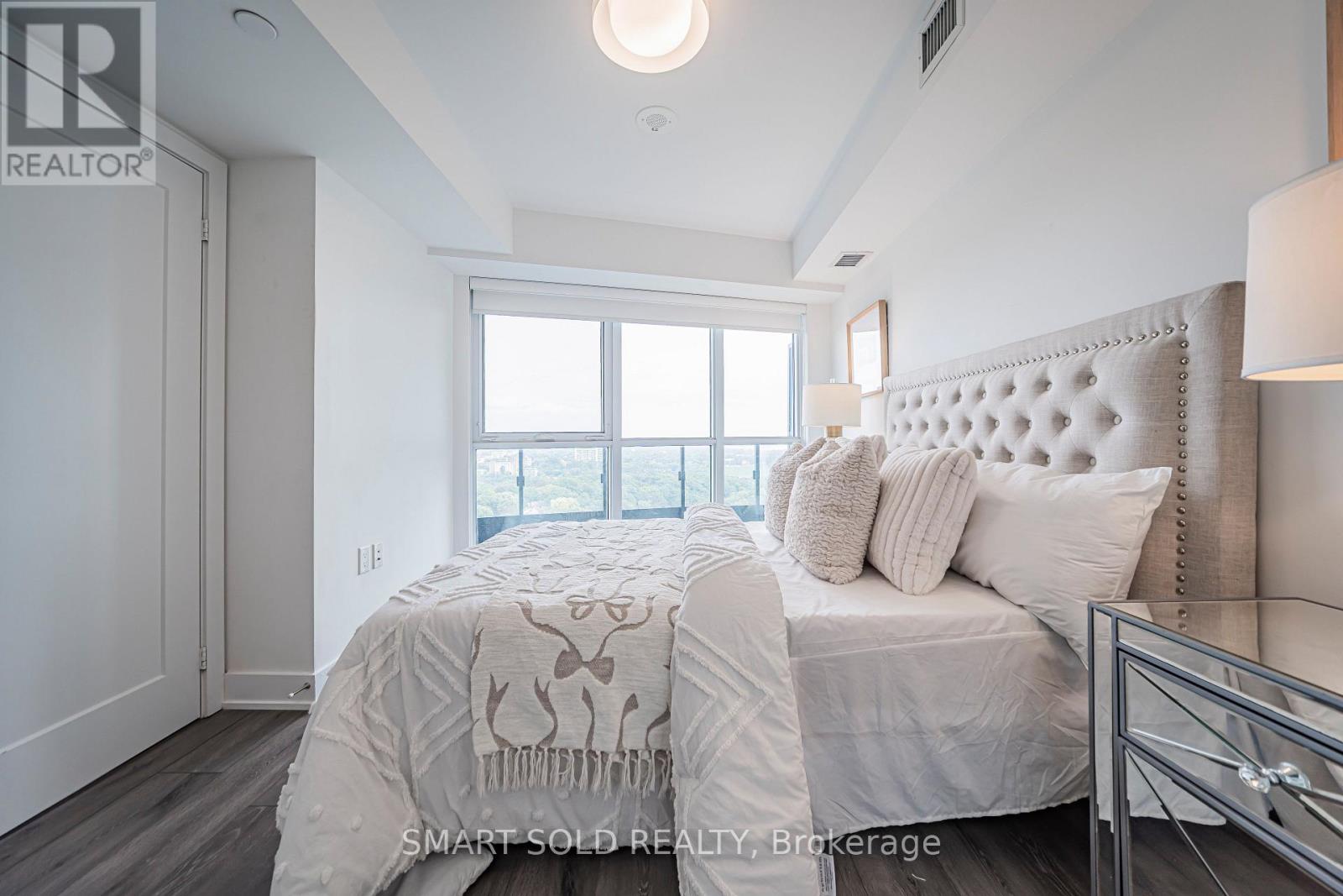 2017 - 585 Bloor Street E, Toronto, Ontario  M6G 1K5 - Photo 10 - C13743858