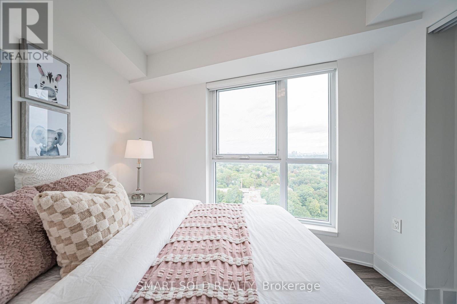 2017 - 585 Bloor Street E, Toronto, Ontario  M6G 1K5 - Photo 13 - C13743858