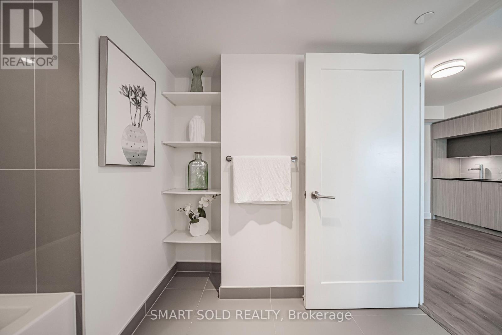 2017 - 585 Bloor Street E, Toronto, Ontario  M6G 1K5 - Photo 15 - C13743858