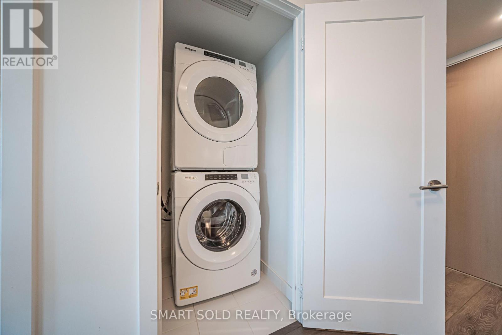 2017 - 585 Bloor Street E, Toronto, Ontario  M6G 1K5 - Photo 16 - C13743858