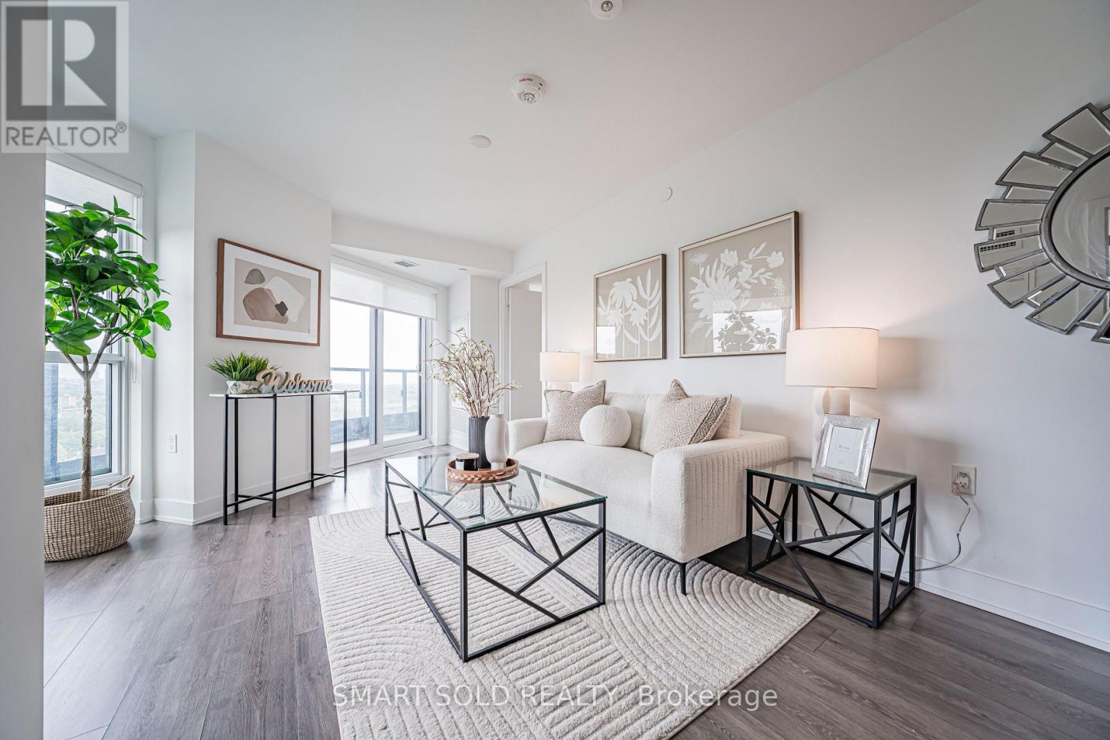 2017 - 585 Bloor Street E, Toronto, Ontario  M6G 1K5 - Photo 2 - C13743858