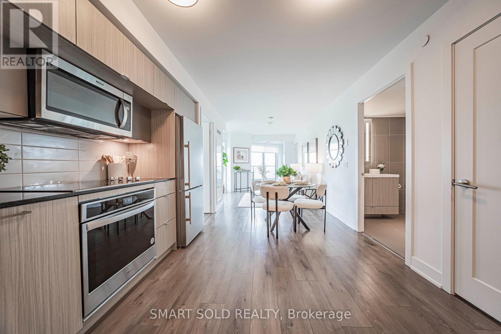 2017 - 585 Bloor Street E, Toronto, Ontario  M6G 1K5 - Photo 4 - C13743858