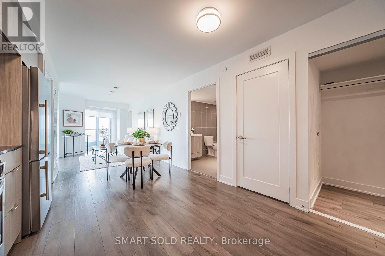 2017 - 585 Bloor Street E, Toronto, Ontario  M6G 1K5 - Photo 5 - C13743858
