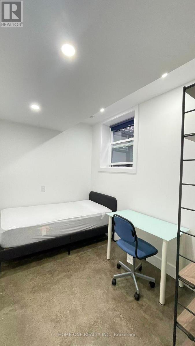 B03 - 35 Denison Avenue, Toronto, Ontario  M5T 2M6 - Photo 4 - C13743868