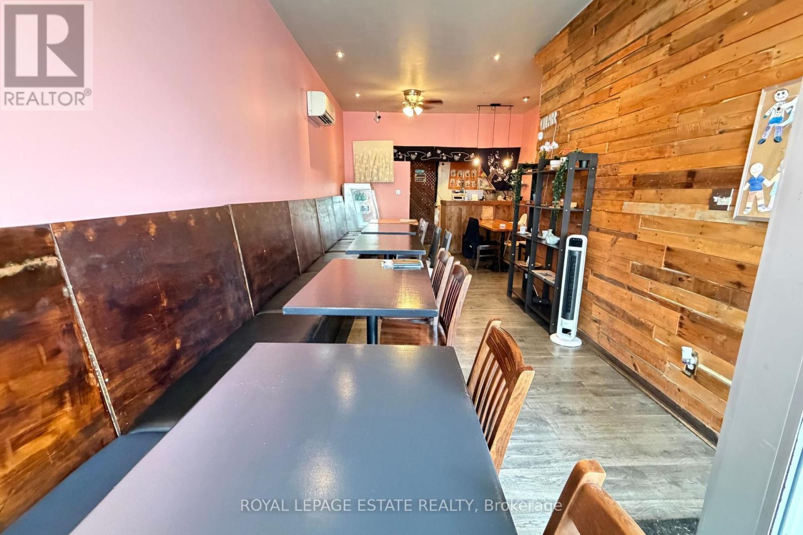 Main - 2231 Danforth Avenue, Toronto, Ontario  M4C 1K4 - Photo 3 - E13743850