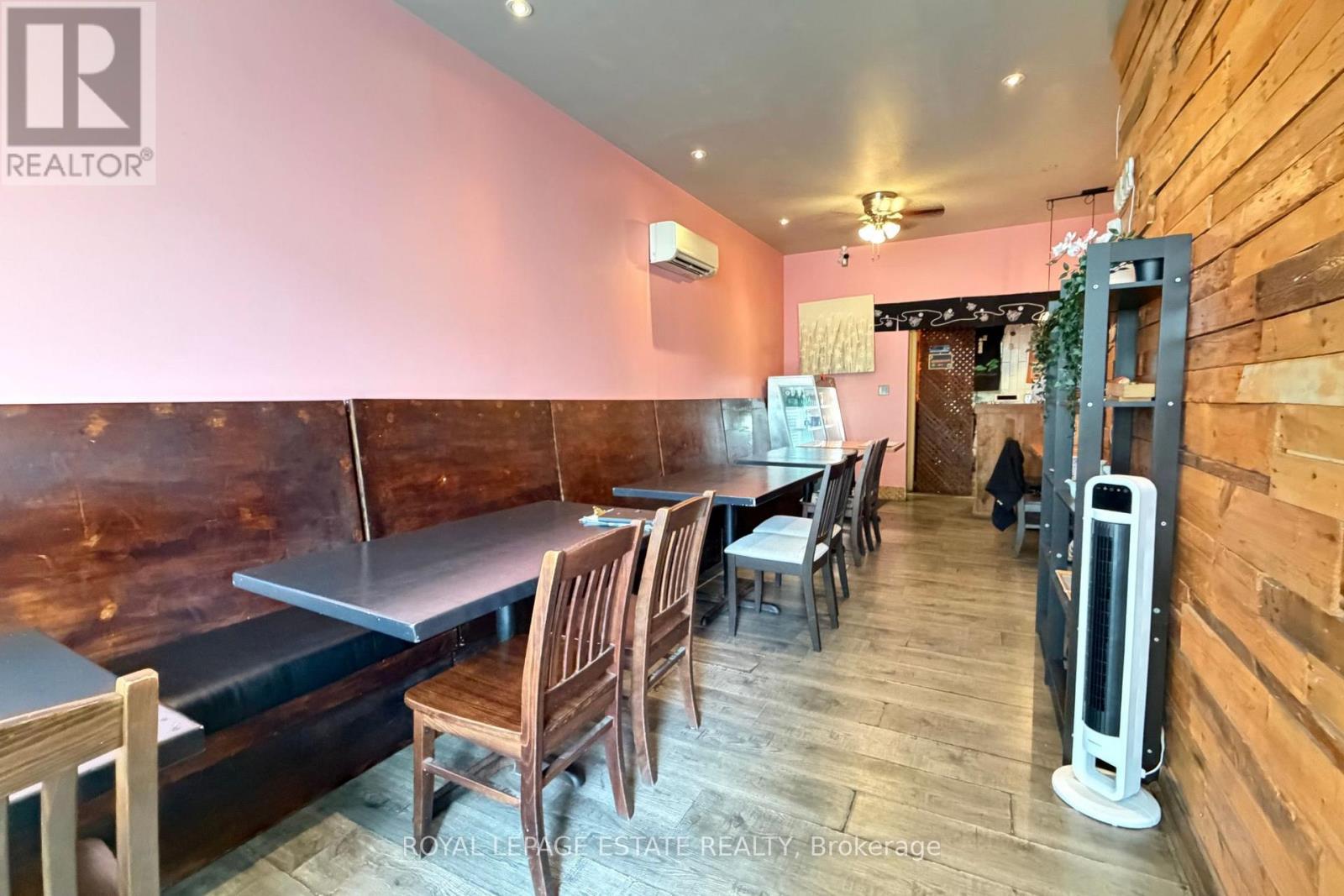 Main - 2231 Danforth Avenue, Toronto, Ontario  M4C 1K4 - Photo 4 - E13743850