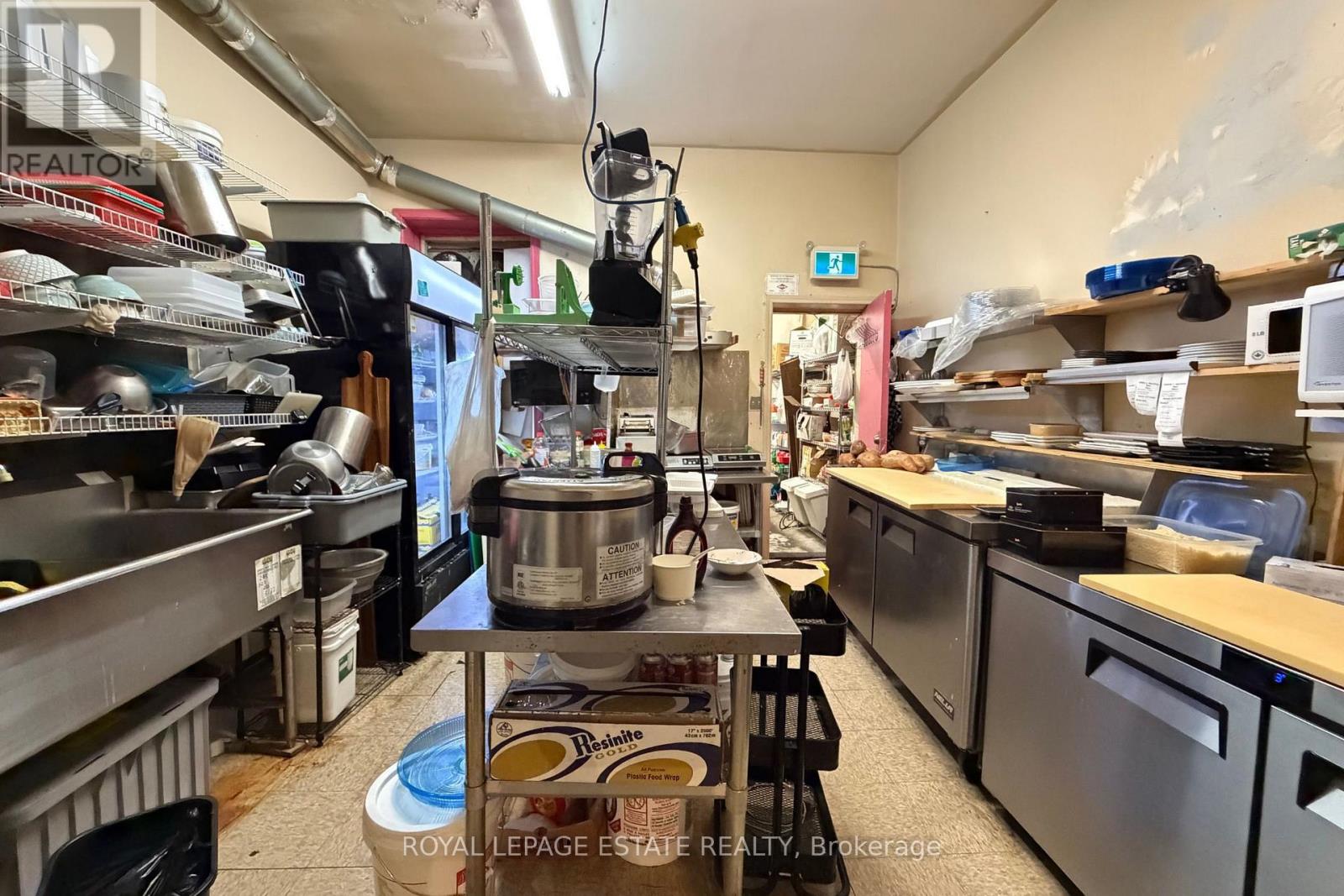 Main - 2231 Danforth Avenue, Toronto, Ontario  M4C 1K4 - Photo 6 - E13743850