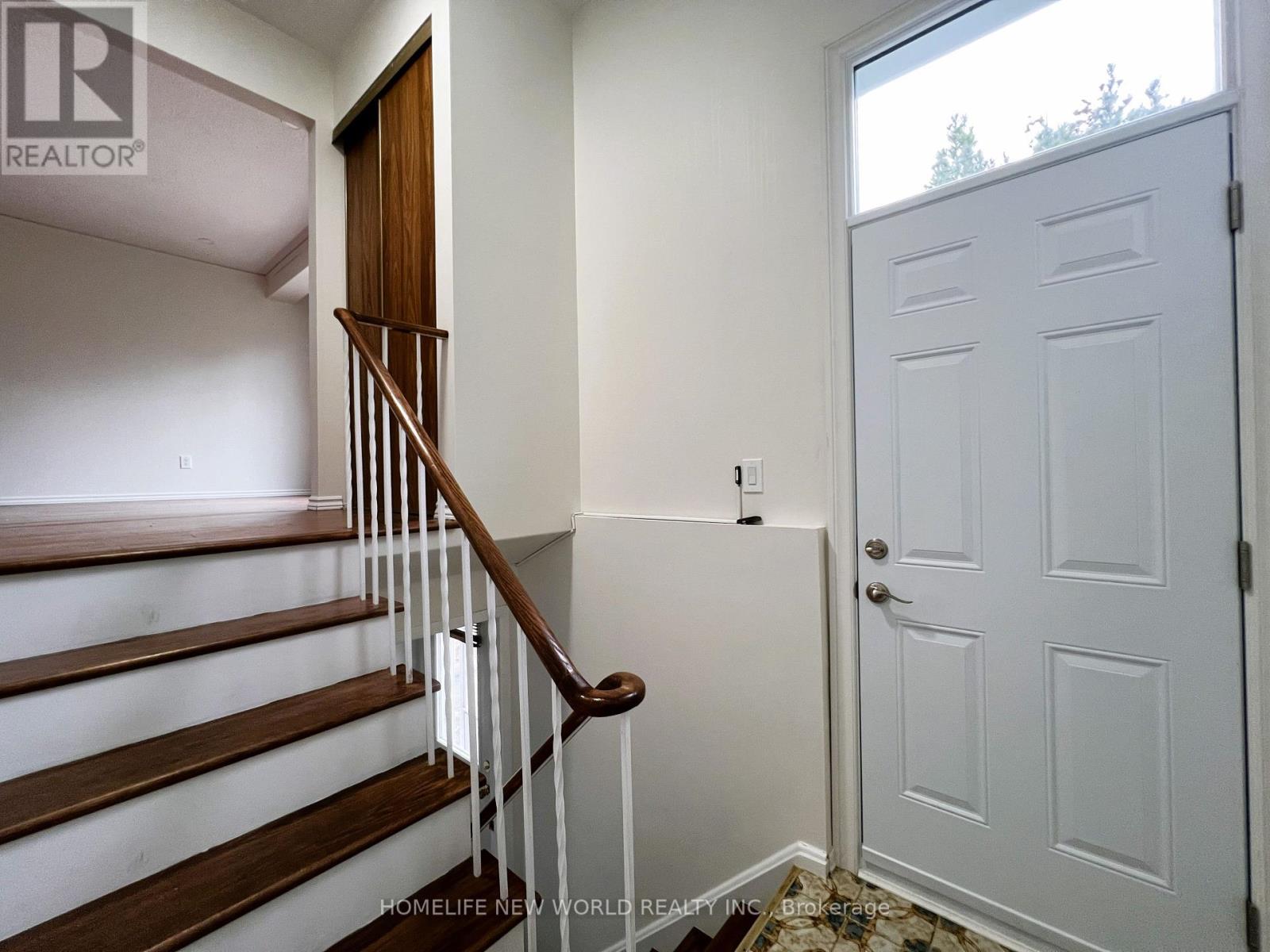 93 Crayford Drive, Toronto, Ontario  M1W 3B5 - Photo 3 - E13743860