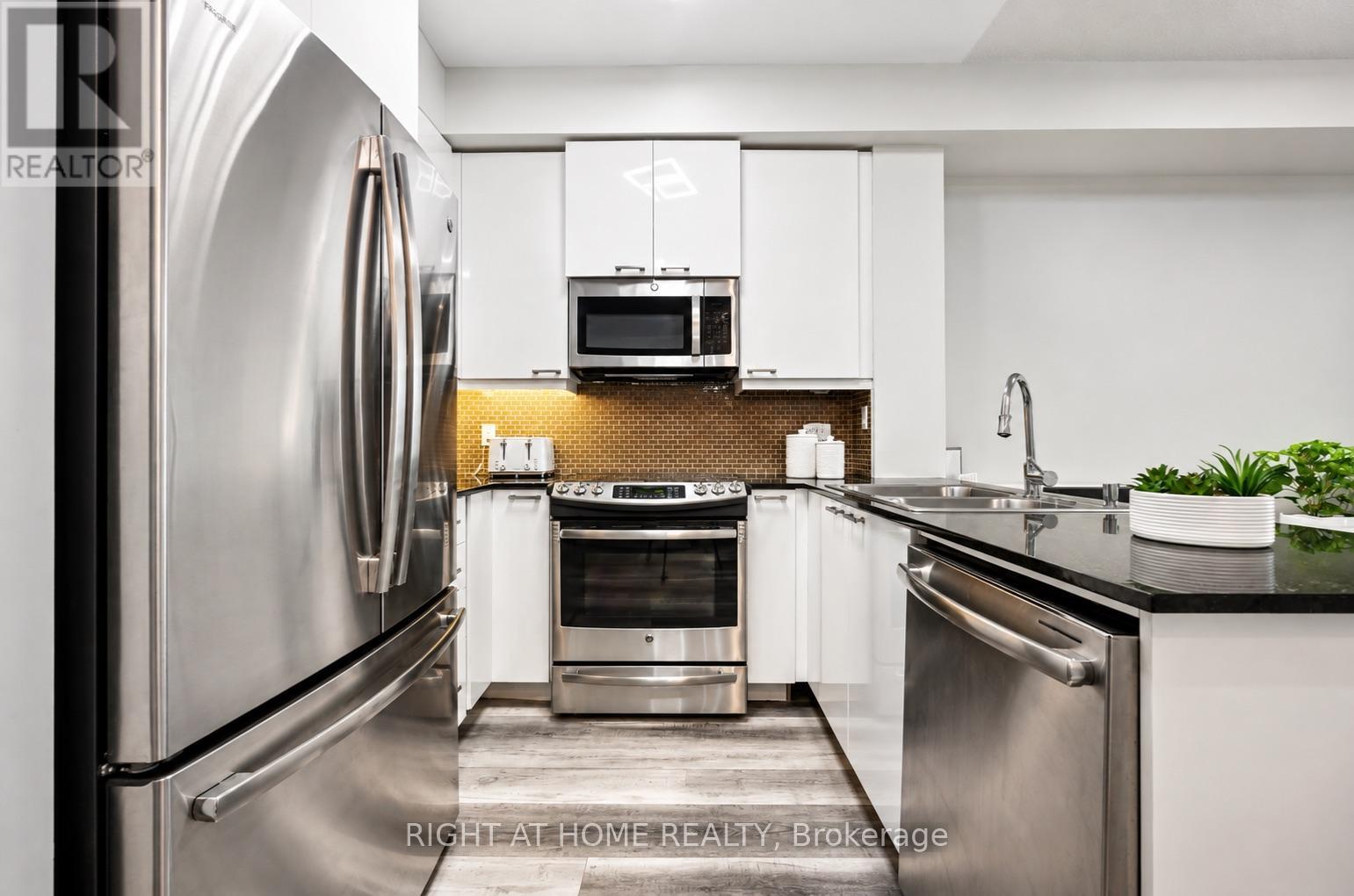 1328 BIRCHMOUNT ROAD, Toronto, Ontario