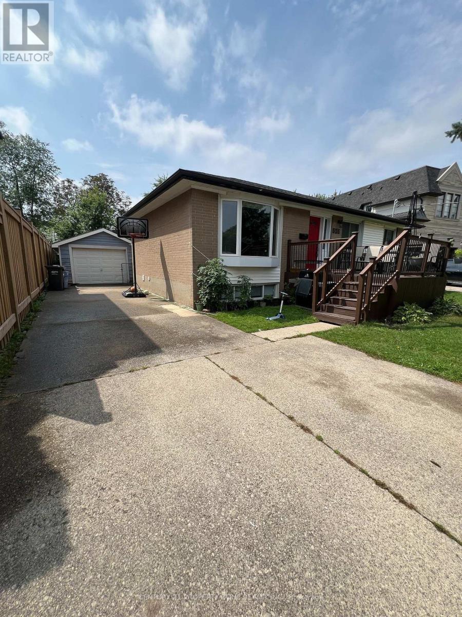 556 Sherin Drive, Oakville, Ontario  L6L 4J8 - Photo 3 - W13743870