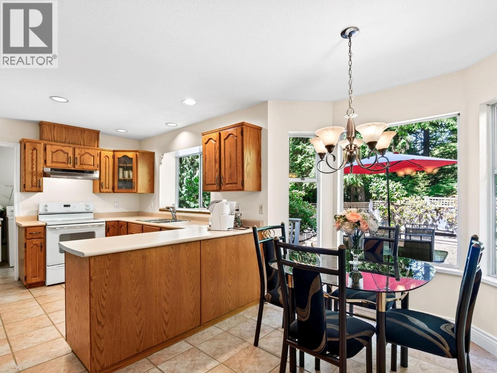 3 Chevalier Court, Port Moody, British Columbia  V3H 4L3 - Photo 6 - R3161501