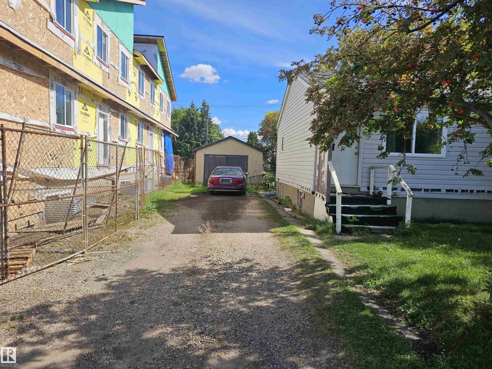 9905 163 St NW, Edmonton, Alberta  T5P 3N3 - Photo 3 - E4507030