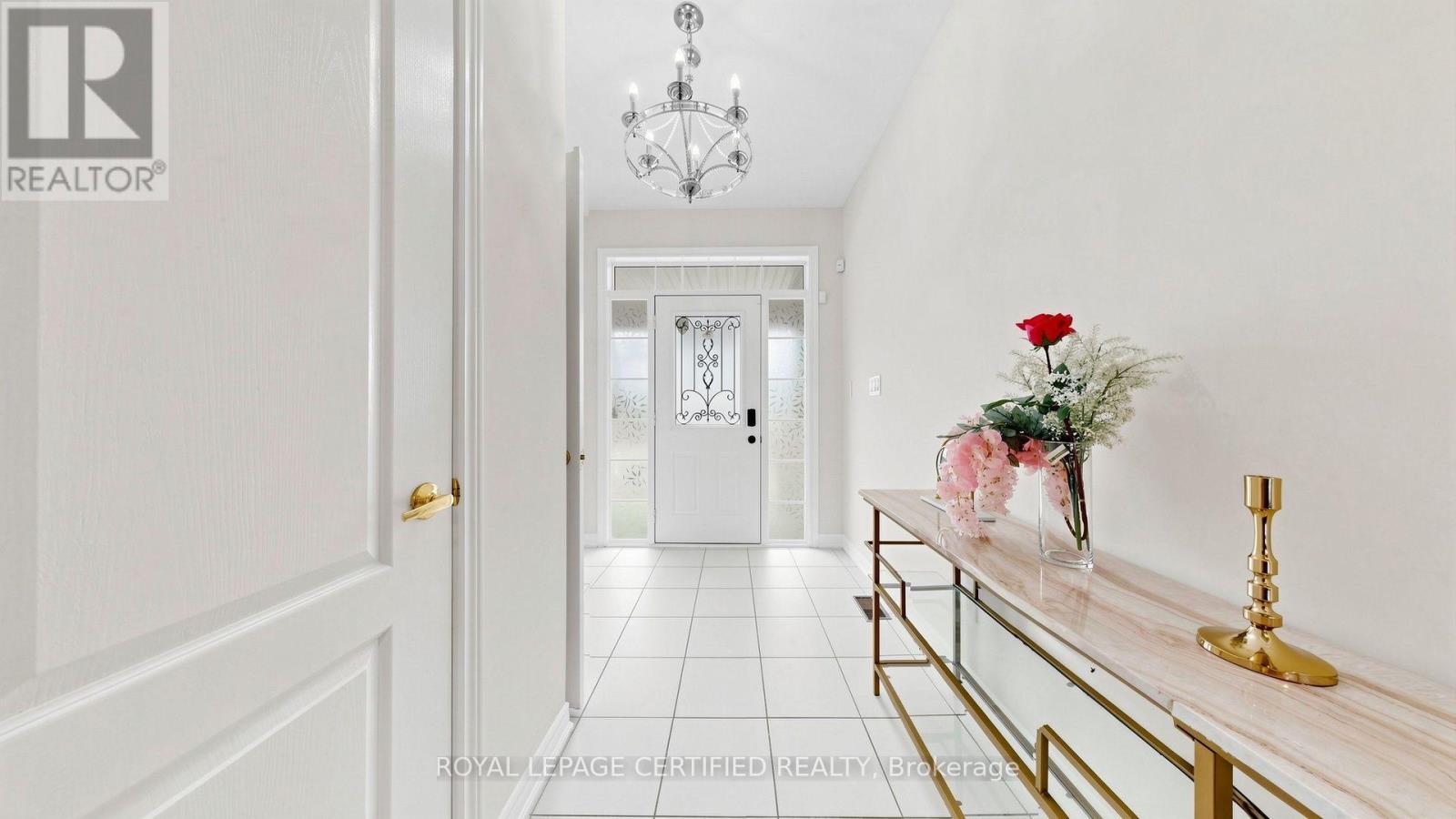 5576 Meadowcrest Avenue, Mississauga, Ontario  L5M 0V1 - Photo 3 - W13740578