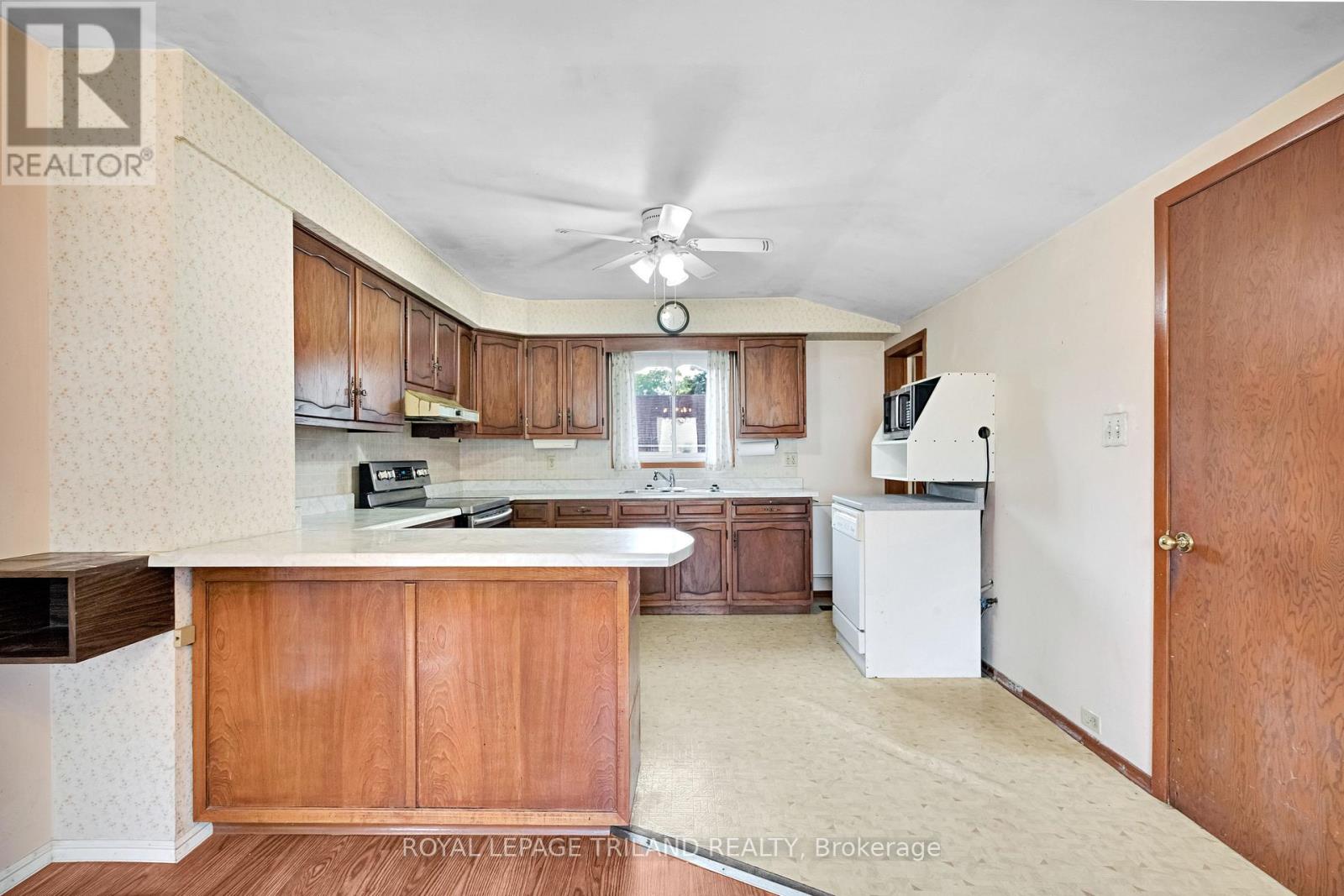 15 Antrim Street, St. Thomas, Ontario  N5P 1S2 - Photo 11 - X13743886
