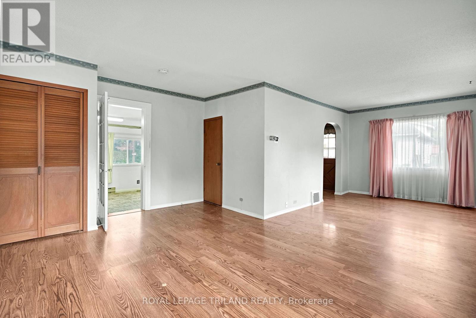 15 Antrim Street, St. Thomas, Ontario  N5P 1S2 - Photo 6 - X13743886