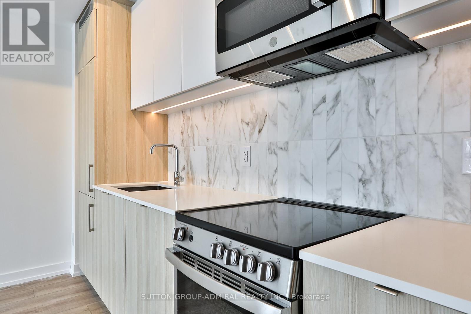 608 - 500 DUPONT STREET