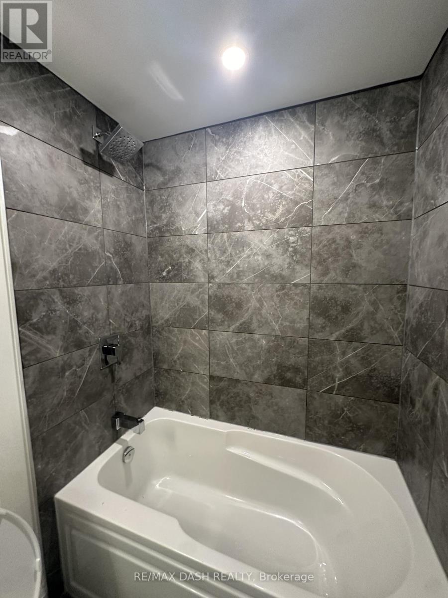 501 - 151 Avenue Road, Toronto, Ontario  M5R 2H7 - Photo 12 - C13743936