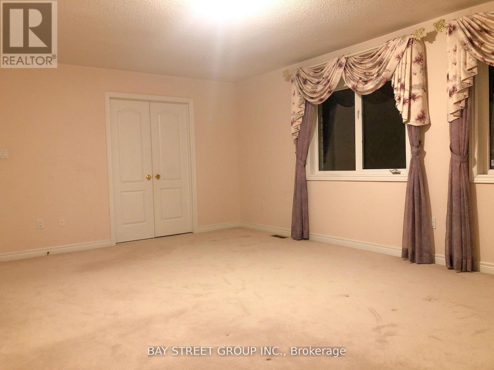13 Pembrooke Road, Markham, Ontario  L6C 2L2 - Photo 14 - N13743892