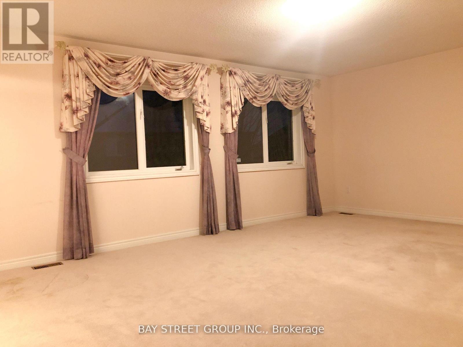 13 Pembrooke Road, Markham, Ontario  L6C 2L2 - Photo 15 - N13743892